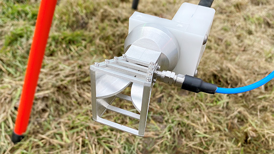 Horn antenna for measurements up to 40 GHz connected to drone